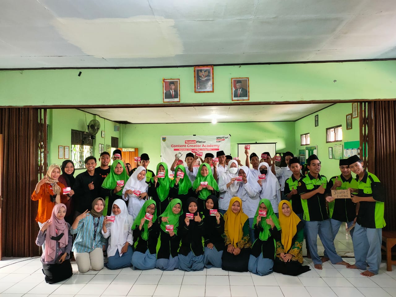 Kolaborasi antara Smartfren Community Kudus dengan PPL IAIN Kudus dan OSIS.